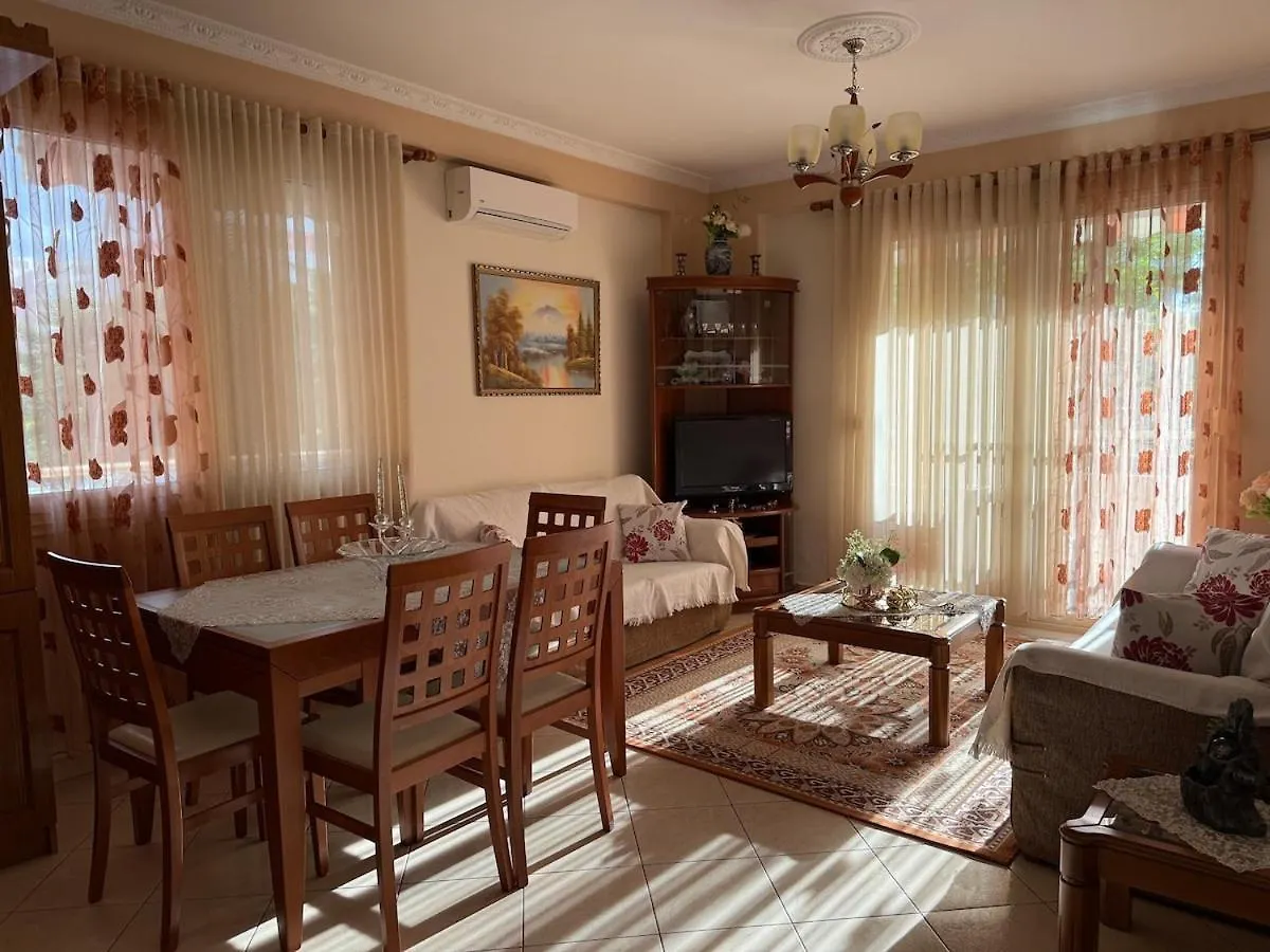 Parid Apartament Vlorë 0*,  Albanien